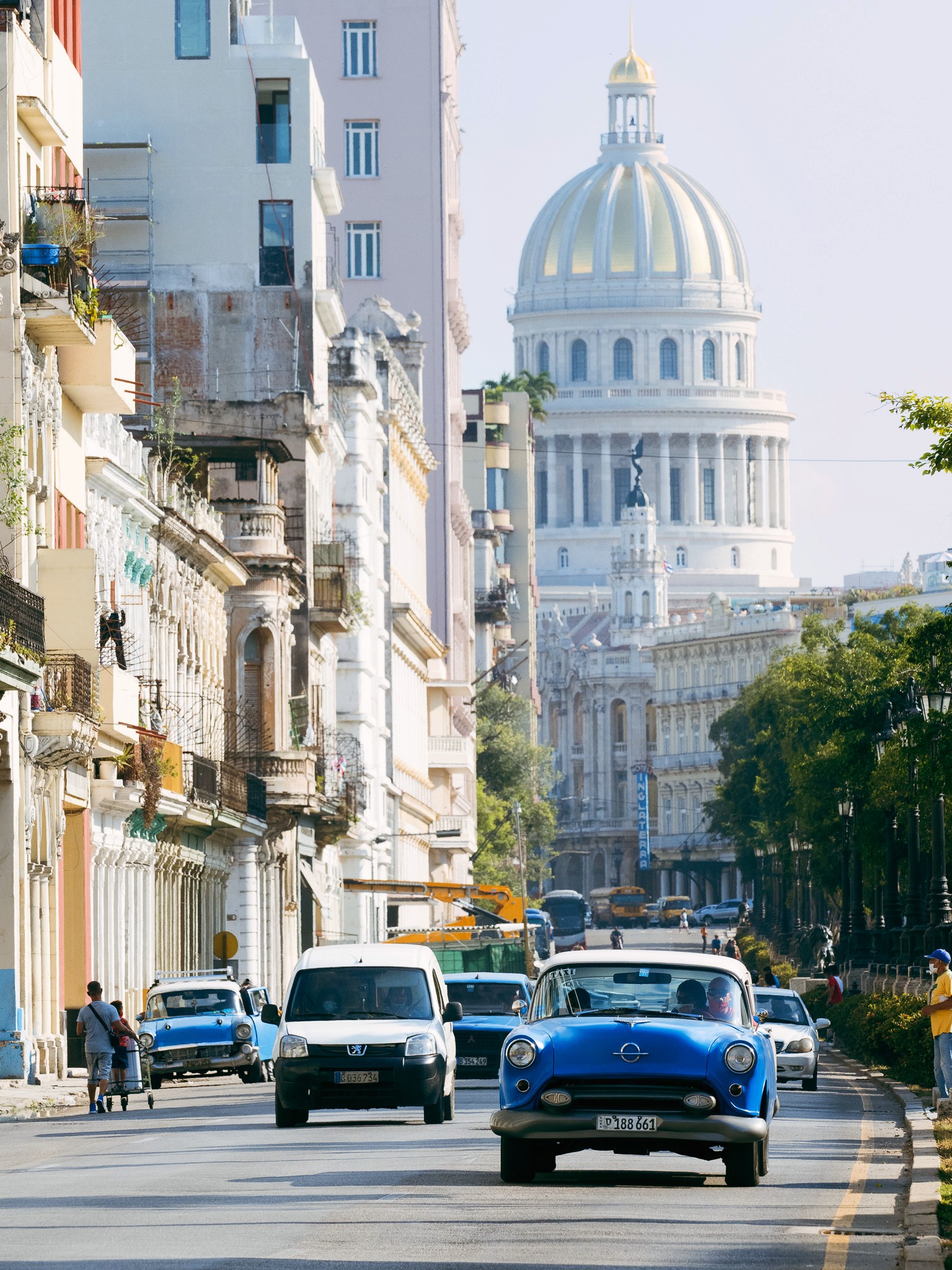 zdjęcie ulicy i zabudowy na Kubie